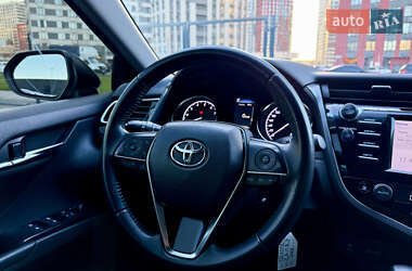 Седан Toyota Camry 2018 в 