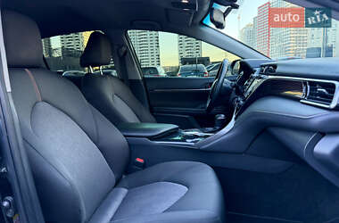 Седан Toyota Camry 2018 в 