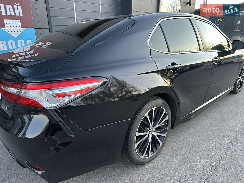 Седан Toyota Camry 2018 в Борисполе