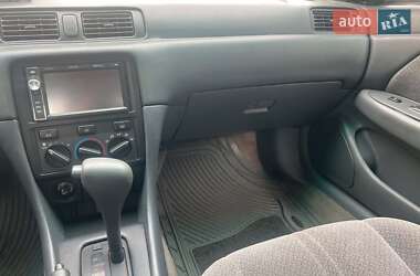 Седан Toyota Camry 2000 в 