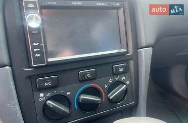 Седан Toyota Camry 2000 в 