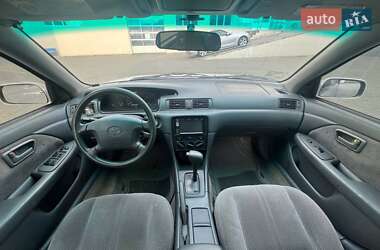 Седан Toyota Camry 2000 в 