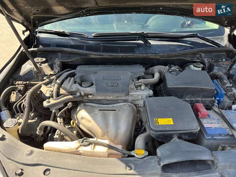 Седан Toyota Camry 2015 в Сумах