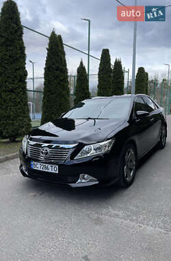 Седан Toyota Camry 2012 в Львові