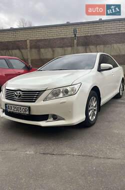 Седан Toyota Camry 2013 в Харькове