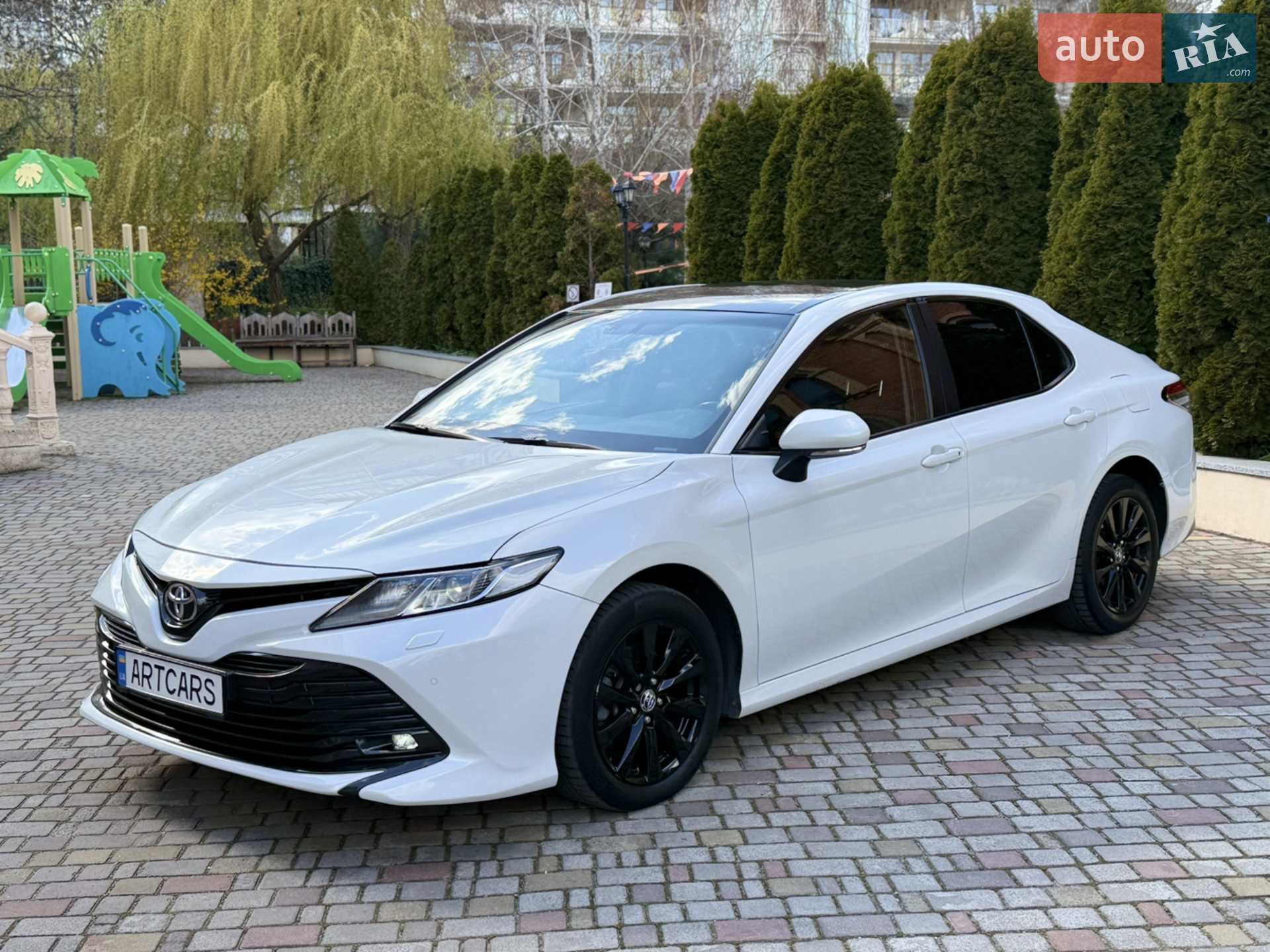 2019 Toyota Camry - мініатюра 2