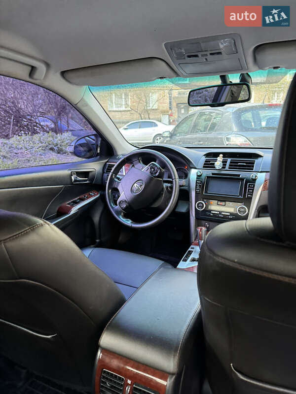 Седан Toyota Camry 2013 в Киеве