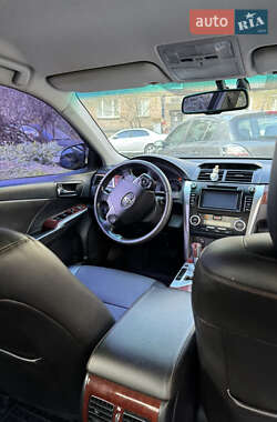 Седан Toyota Camry 2013 в 