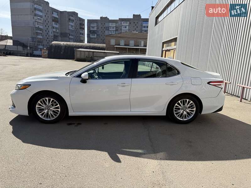 Седан Toyota Camry 2020 в Кропивницком