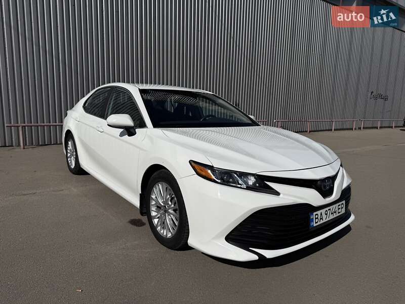 Седан Toyota Camry 2020 в Кропивницком