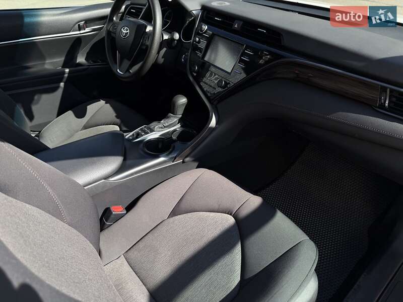 Седан Toyota Camry 2020 в Кропивницком