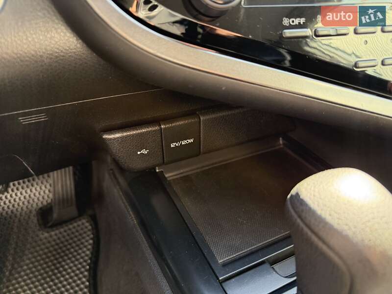 Седан Toyota Camry 2020 в Кропивницком