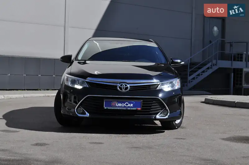 Седан Toyota Camry 2017 в 
