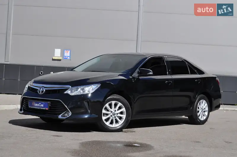 Седан Toyota Camry 2017 в 