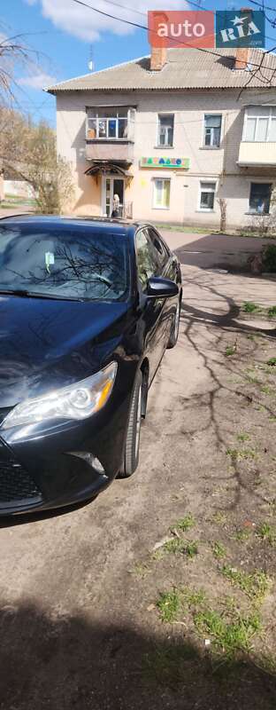 Седан Toyota Camry 2015 в Коростене