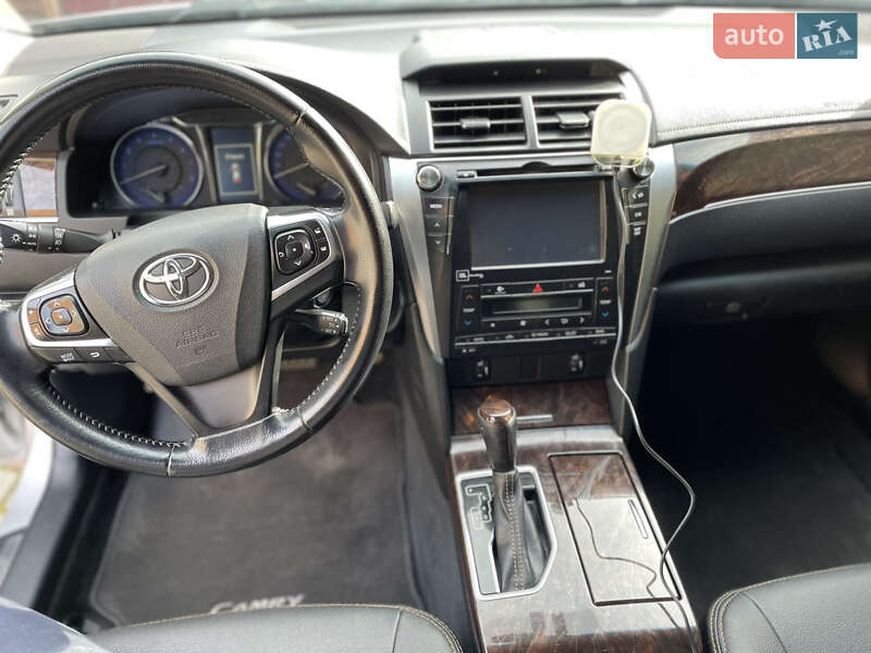 Седан Toyota Camry 2016 в Львове