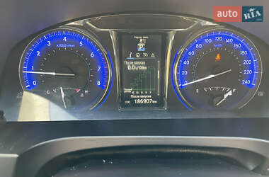 Седан Toyota Camry 2016 в Львове