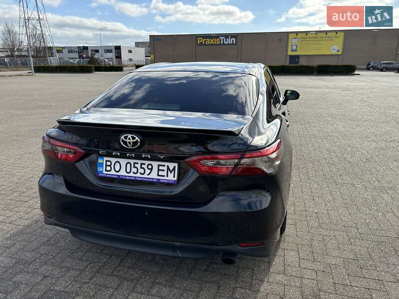 Седан Toyota Camry 2017 в Києві