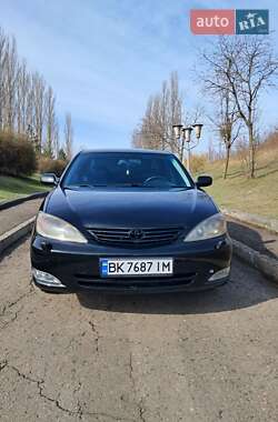 Седан Toyota Camry 2004 в 