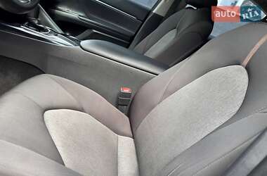 Седан Toyota Camry 2018 в 