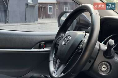 Седан Toyota Camry 2018 в 