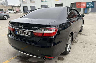Седан Toyota Camry 2016 в 