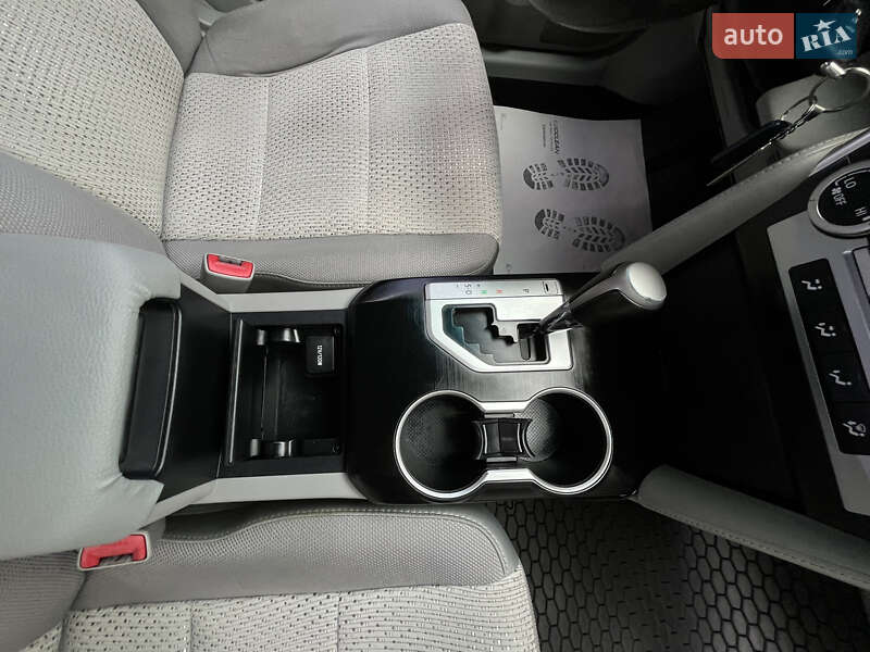 Седан Toyota Camry 2013 в Києві