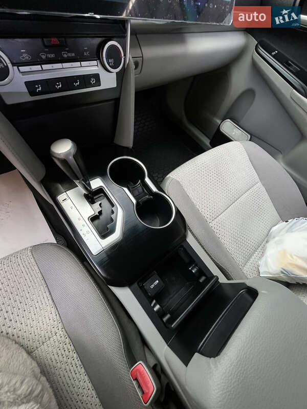 Седан Toyota Camry 2013 в Києві