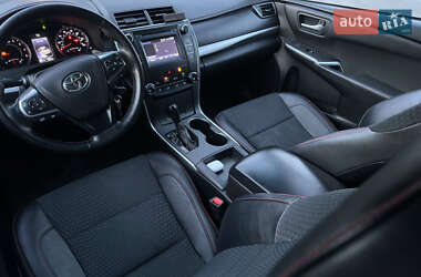 Седан Toyota Camry 2015 в 