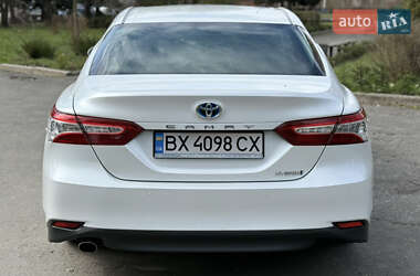 Седан Toyota Camry 2019 в 