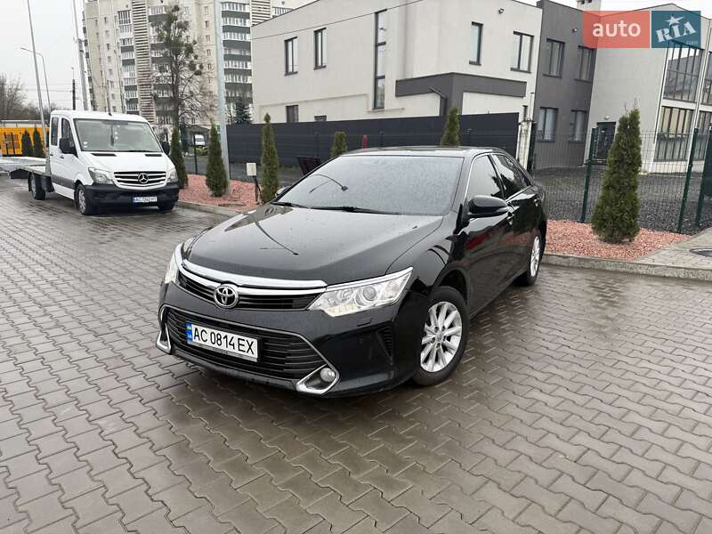 Седан Toyota Camry 2017 в 
