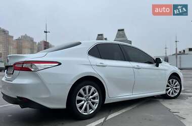 Седан Toyota Camry 2019 в 