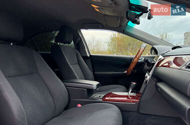 Седан Toyota Camry 2013 в 