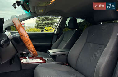 Седан Toyota Camry 2013 в 