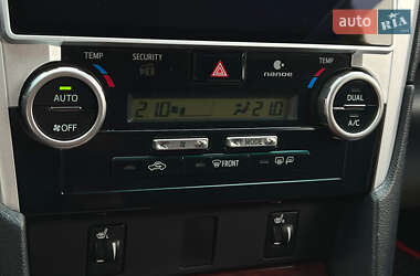 Седан Toyota Camry 2013 в 