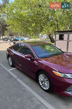 Седан Toyota Camry 2018 в Дніпрі