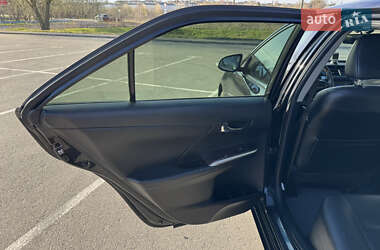 Седан Toyota Camry 2014 в 