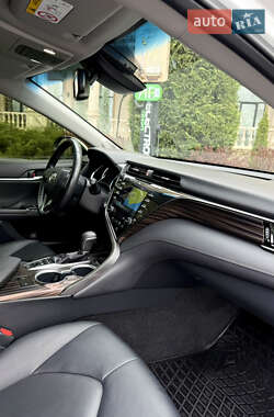 Седан Toyota Camry 2020 в 