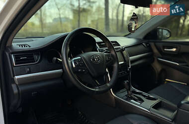 Седан Toyota Camry 2016 в 