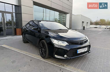 Седан Toyota Camry 2015 в 