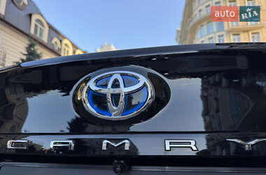 Седан Toyota Camry 2024 в 