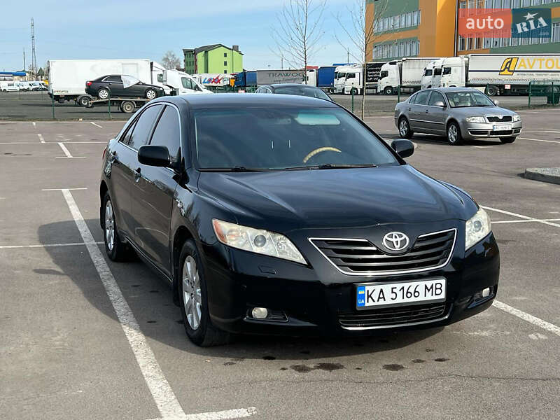 Седан Toyota Camry 2006 в Луцьку