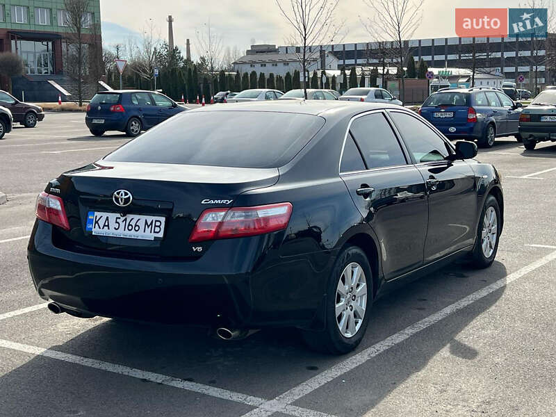 Седан Toyota Camry 2006 в Луцьку
