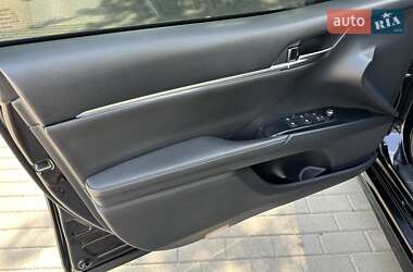 Седан Toyota Camry 2019 в 