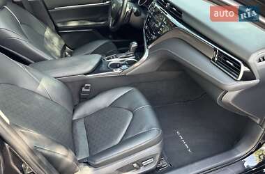 Седан Toyota Camry 2019 в 