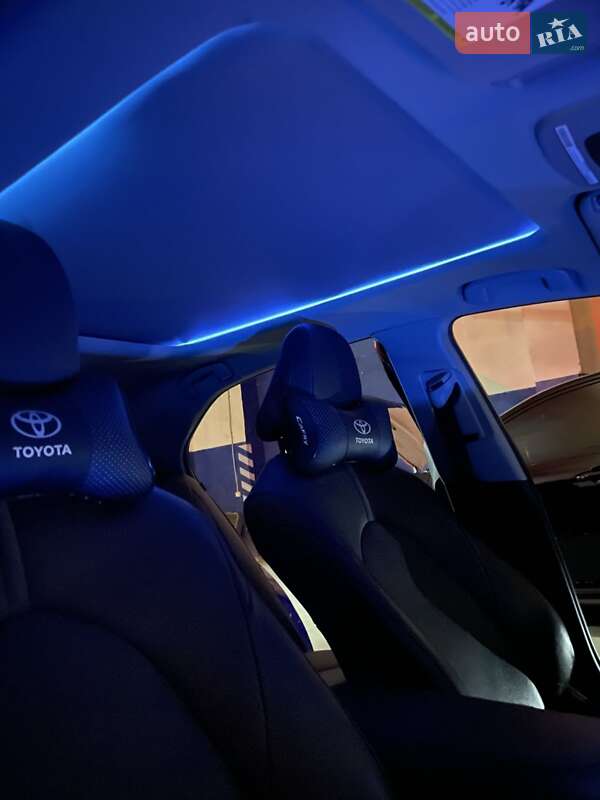 Седан Toyota Camry 2022 в Умані