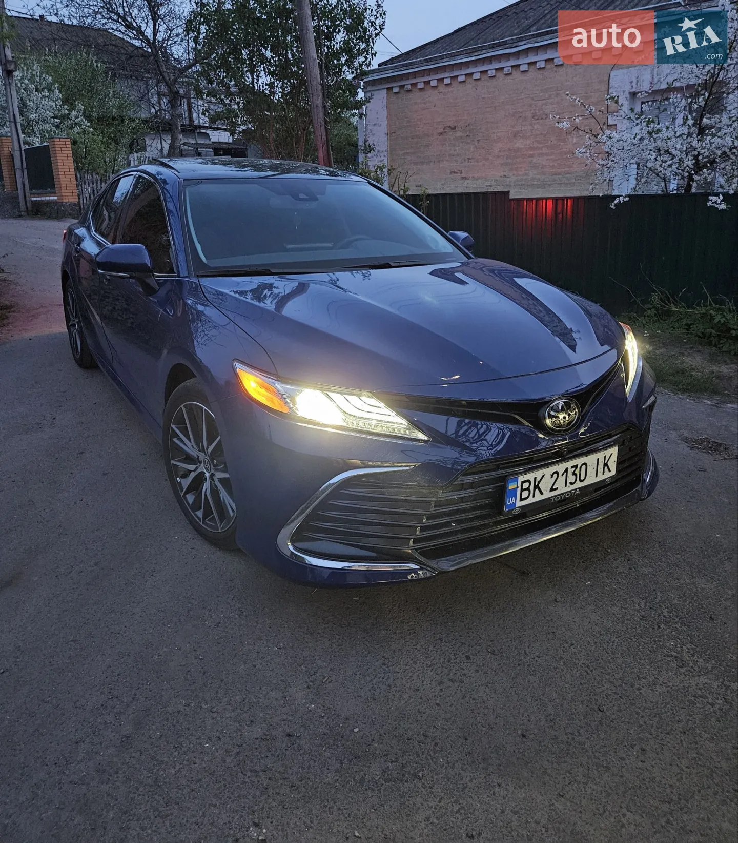 2022 Toyota Camry - мініатюра 2