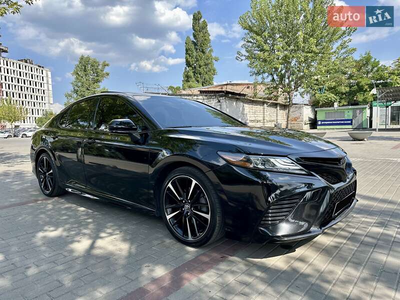 Седан Toyota Camry 2019 в 