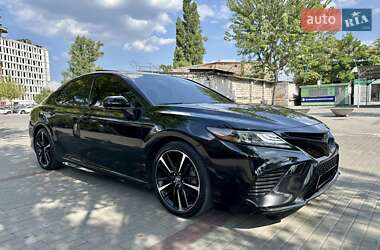Седан Toyota Camry 2019 в 