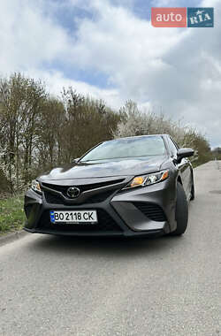 Седан Toyota Camry 2019 в 